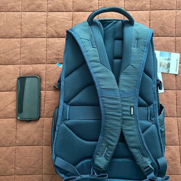 THULE 28L Construct Backpack NWT - Picture 3 of 8